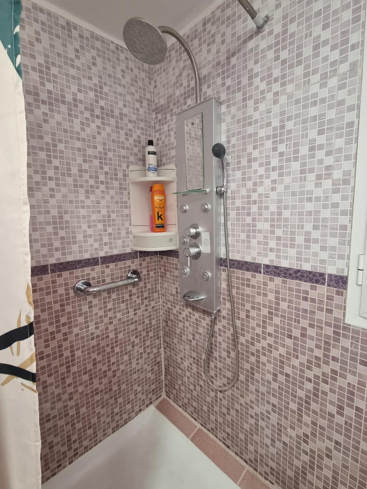 פואנגירולה Cozy Rooms In Terraced House מראה חיצוני תמונה