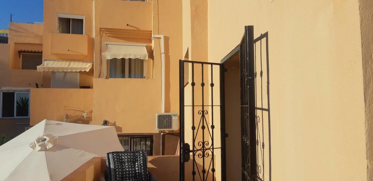 פואנגירולה Cozy Rooms In Terraced House מראה חיצוני תמונה